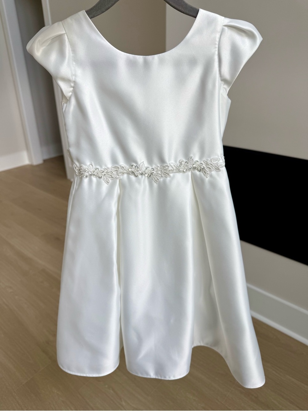 Toddler Girls White Satin Dress with Floral Waist Trim (2 years)